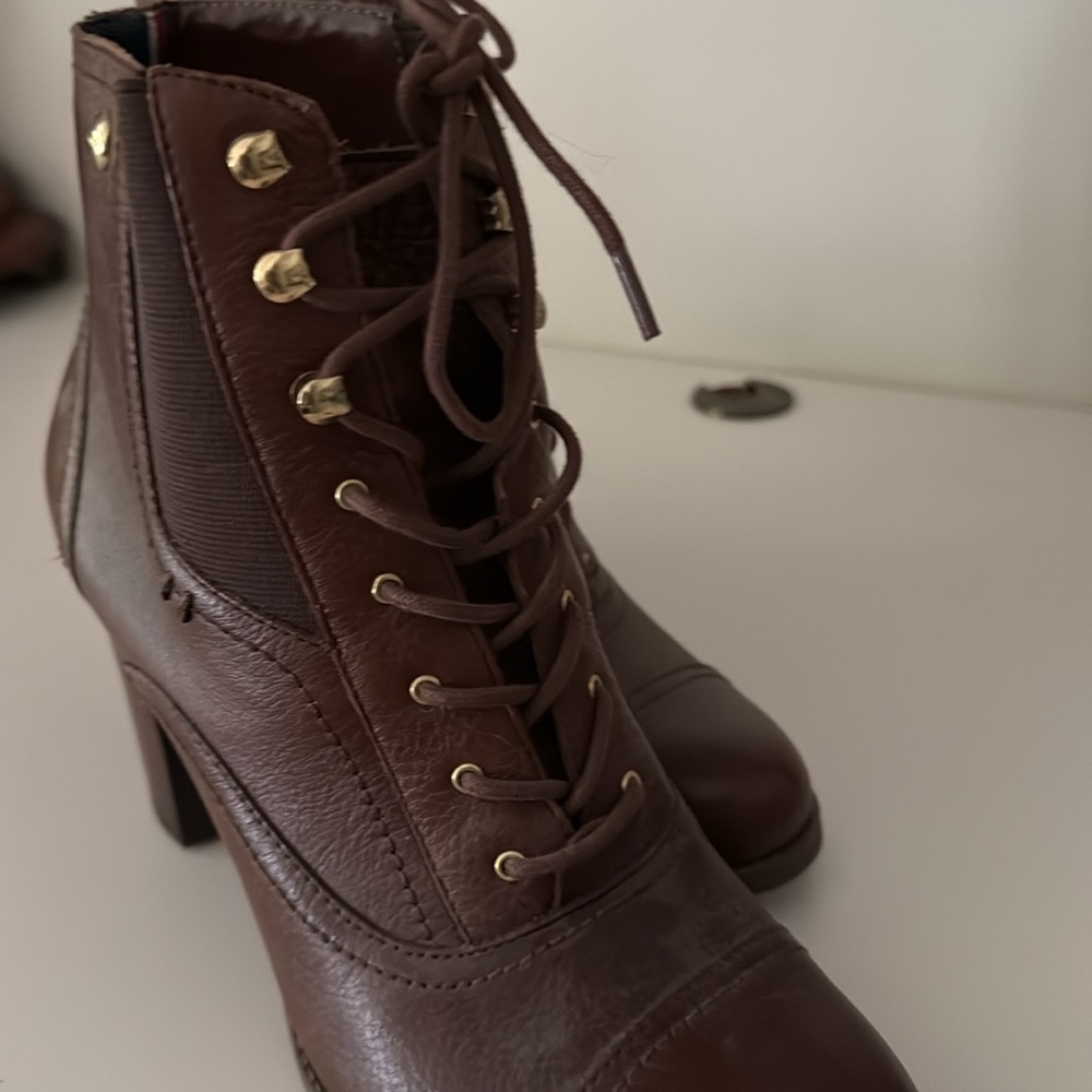 Tommy Hilfiger brown leather lace-up ankle boots - Picture 2 of 7
